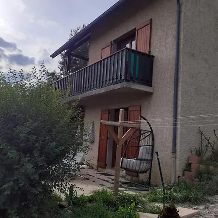 Сasa de vacaciones Mon Ecrin De Nature Rez De Jardin