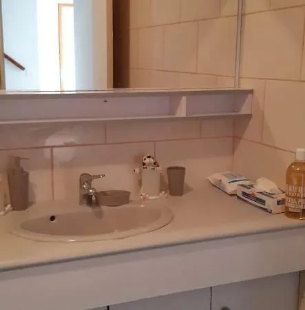 Сasa de vacaciones Mon Ecrin De Nature Rez De Jardin *