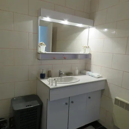 Сasa de vacaciones Mon Ecrin De Nature Rez De Jardin *