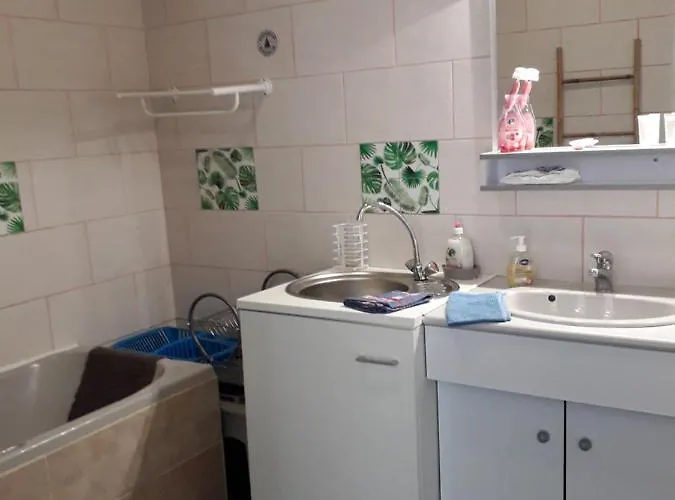 Сasa de vacaciones Mon Ecrin De Nature Rez De Jardin *