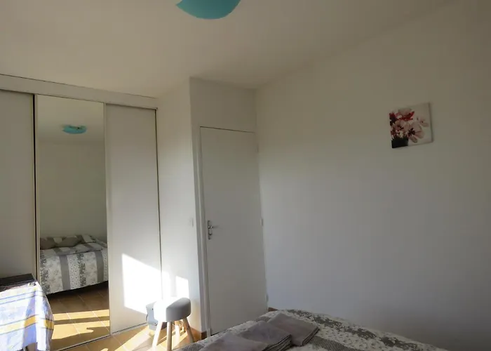 Сasa de vacaciones Mon Ecrin De Nature Rez De Jardin