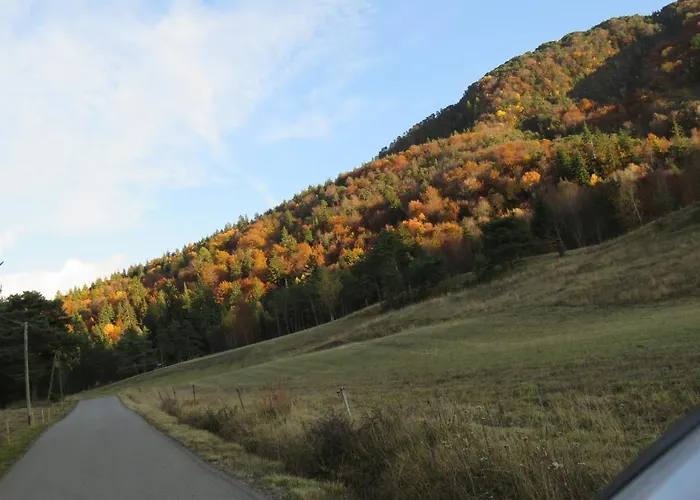 Mon Ecrin De Nature Rez De Jardin Сasa de vacaciones *