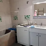 Сasa de vacaciones Mon Ecrin De Nature Rez De Jardin *
