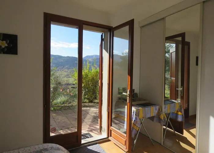 Holiday home Mon Ecrin De Nature Rez De Jardin Seyne